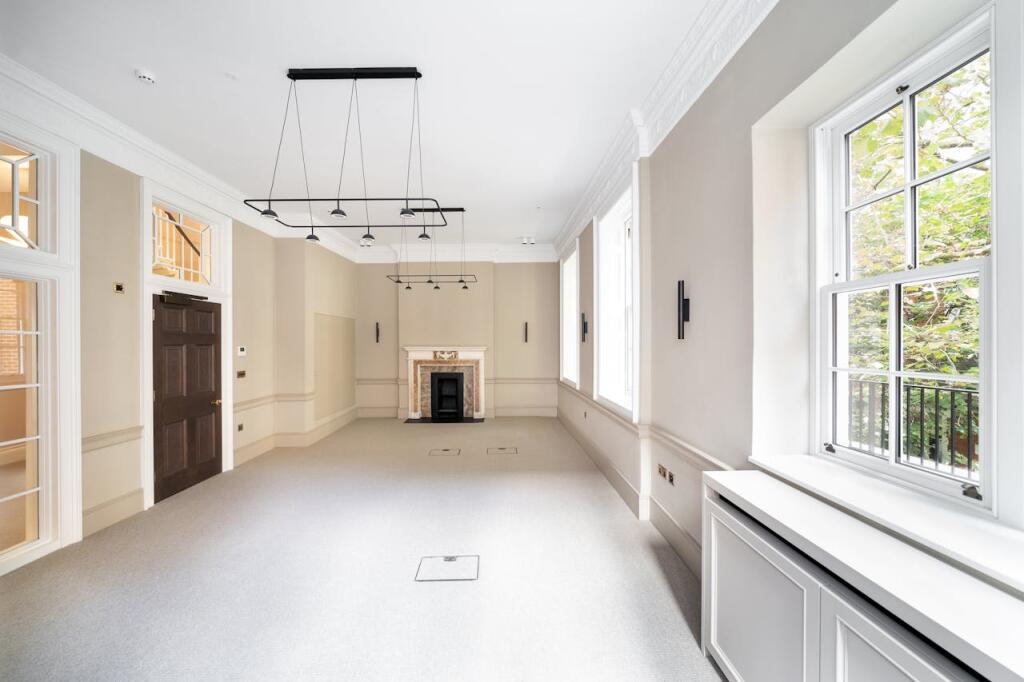 4 Frederick's Place photo 4