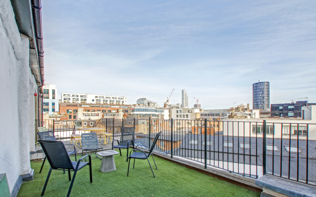 11 Curtain Road photo 2