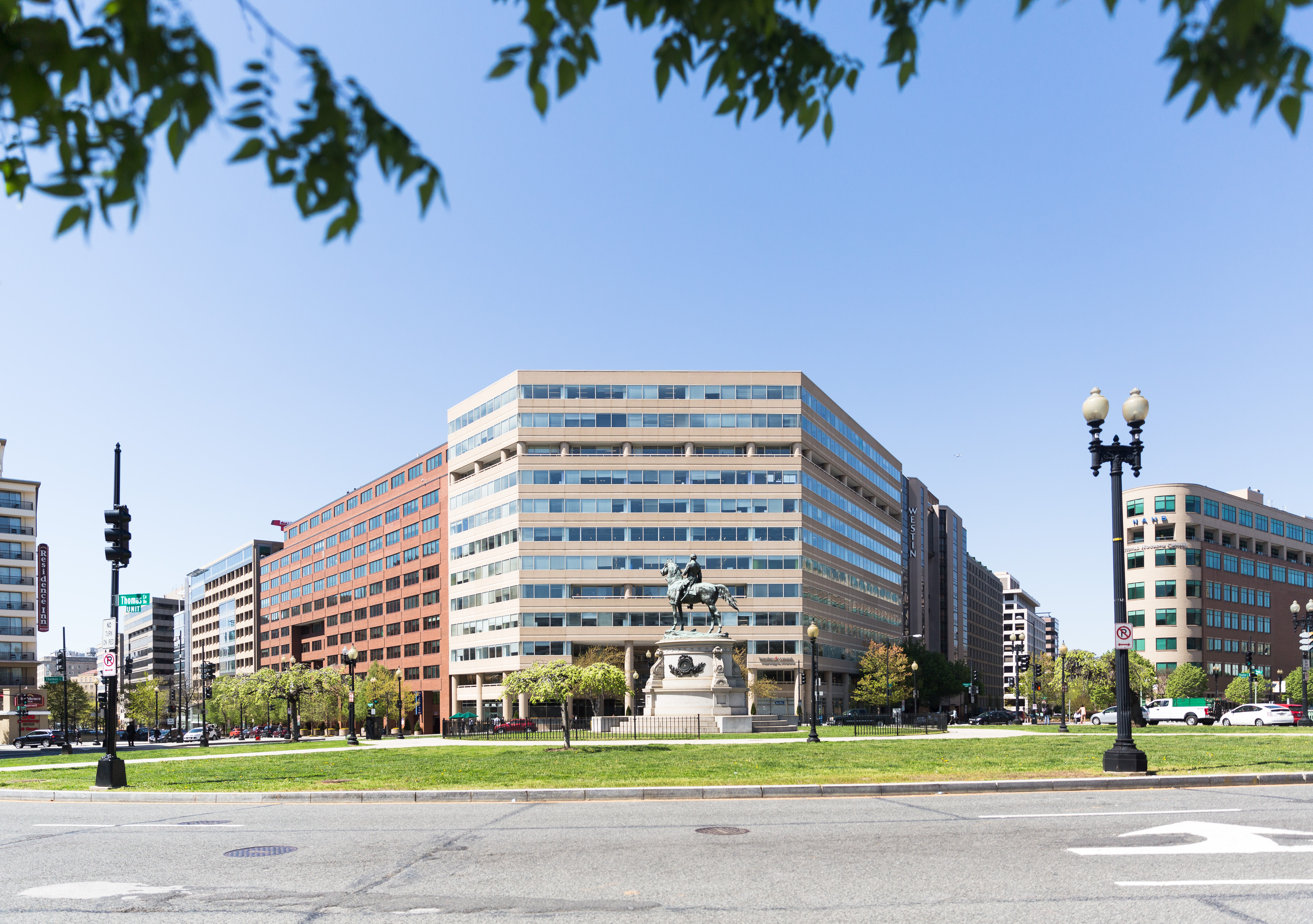 Washington DC - One Thomas photo 9