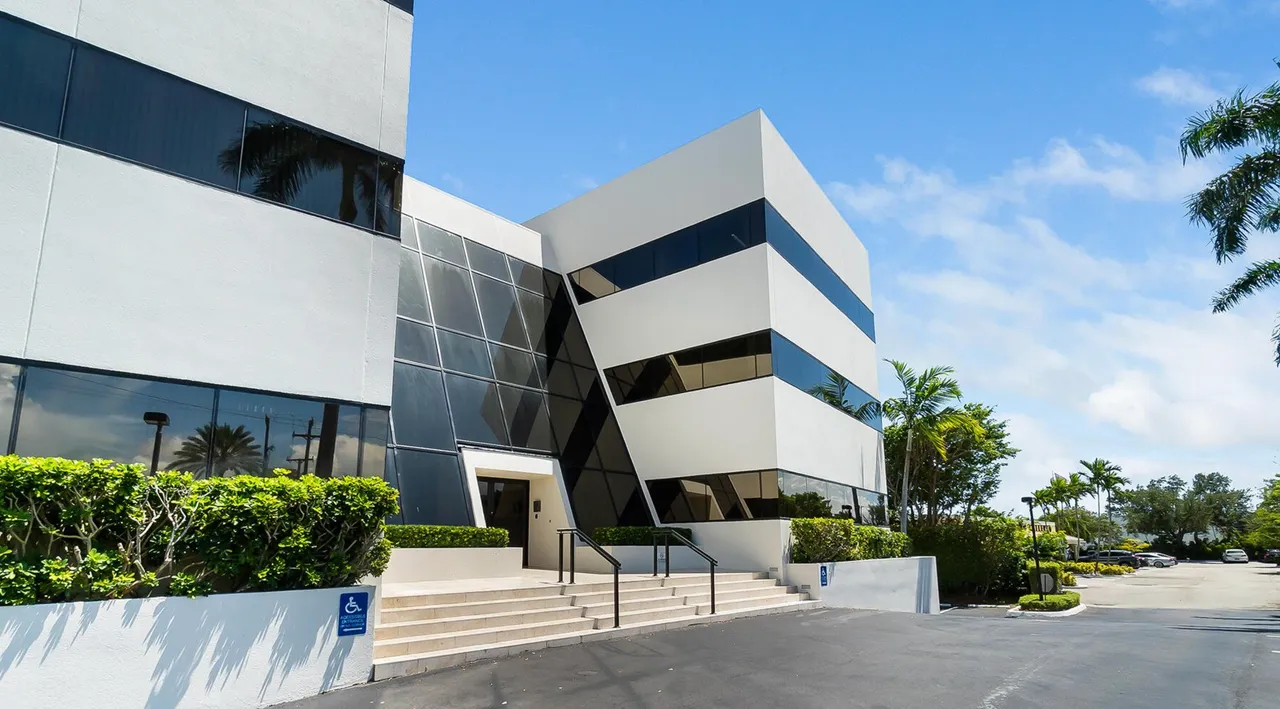 8000 N Federal Hwy - Boca Raton photo 1