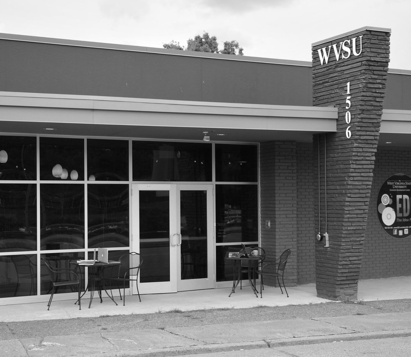 1506 Kanawha Blvd photo 3