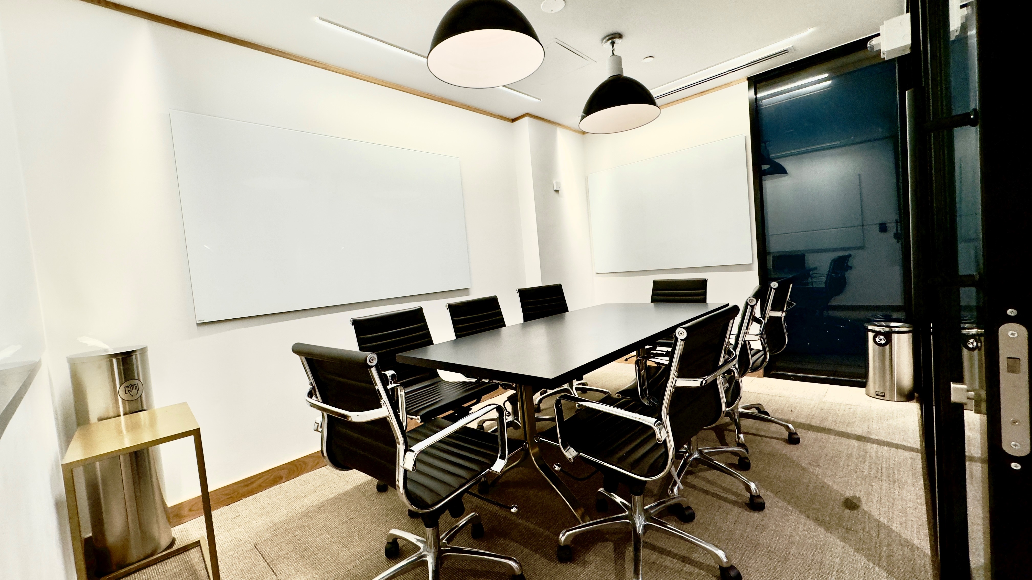 Corporate Suites at 880 Third Avenue photo 8