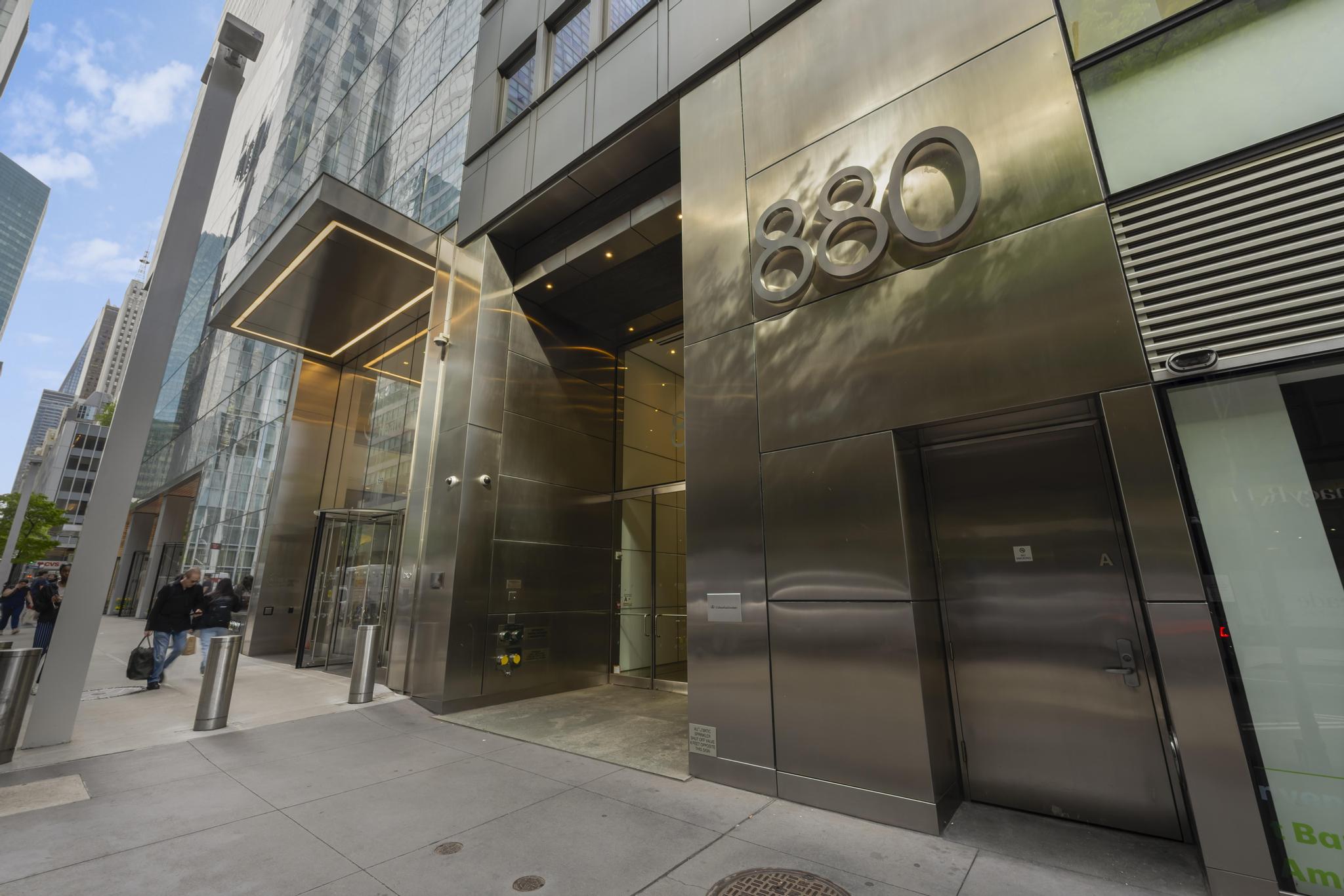 Corporate Suites at 880 Third Avenue photo 6