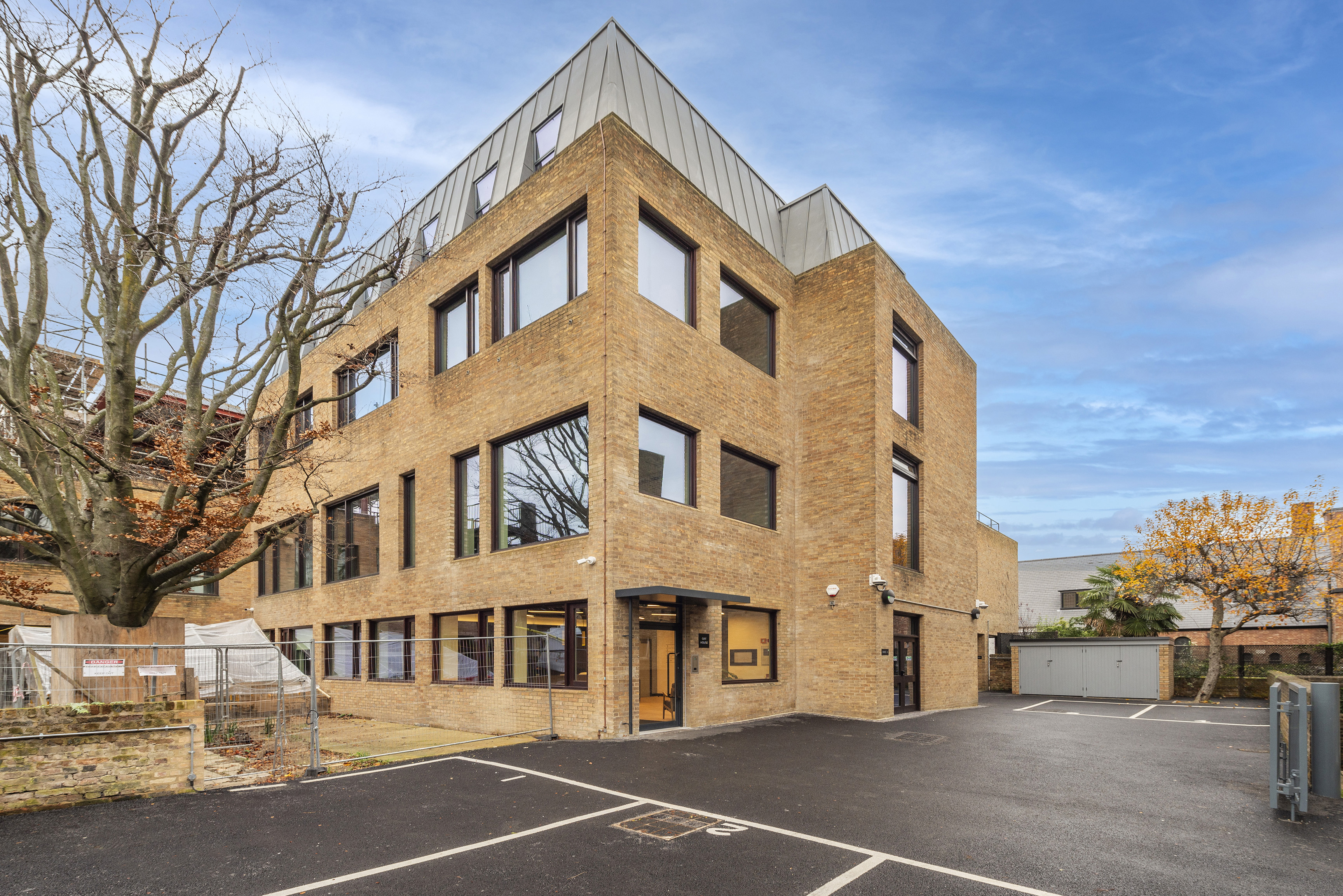 147 Arlington Road photo 4