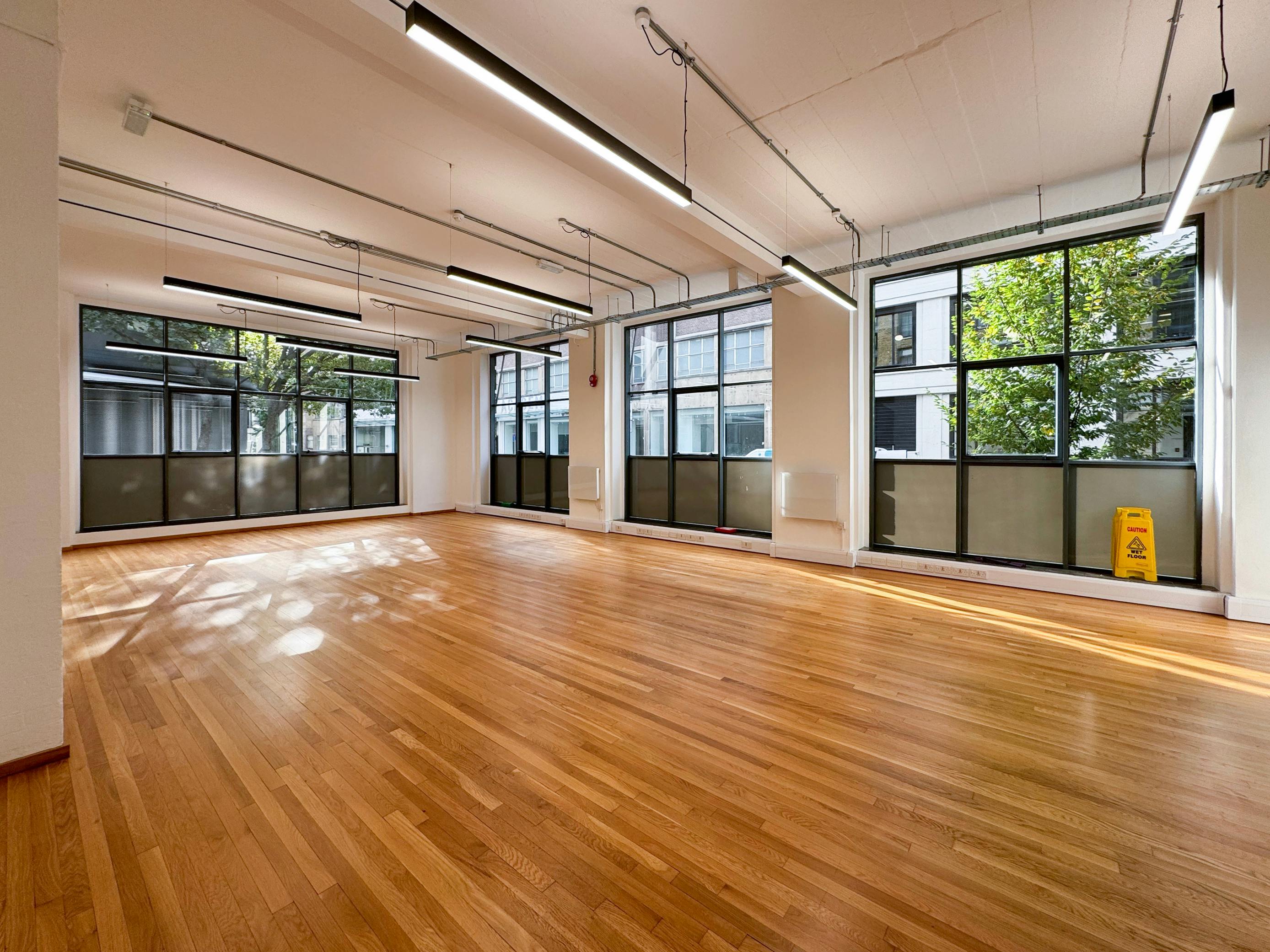 30 Gresse Street photo 1