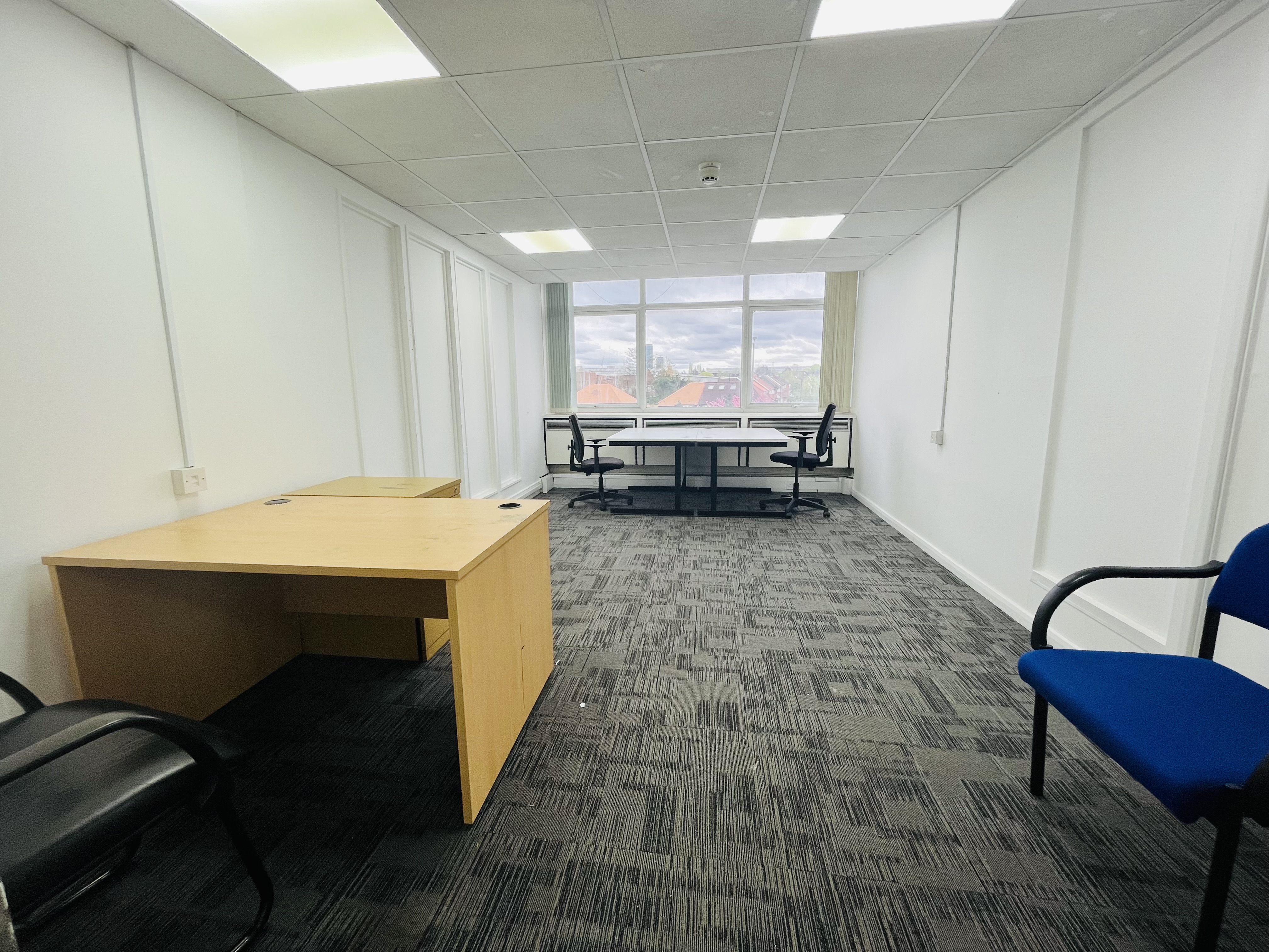 Crown House photo 5