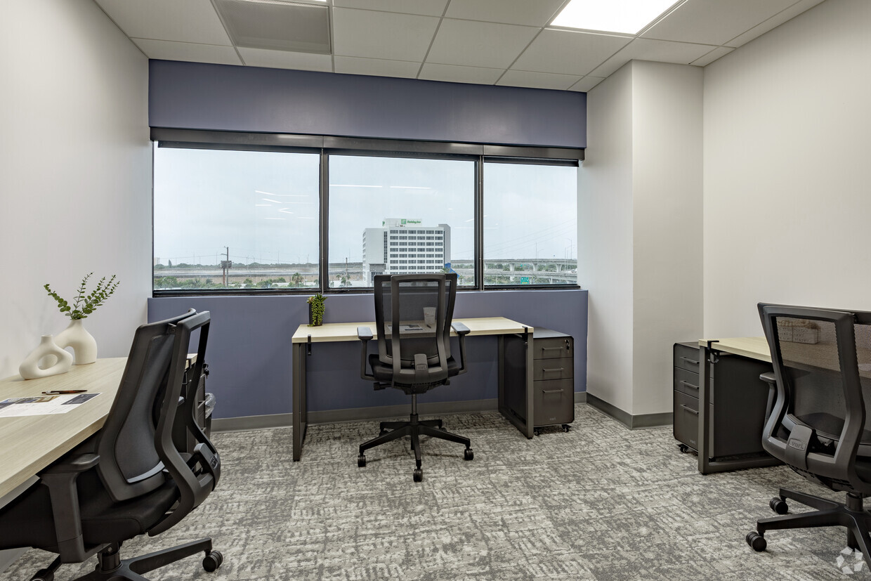 Office Evolution - West Palm Beach photo 11