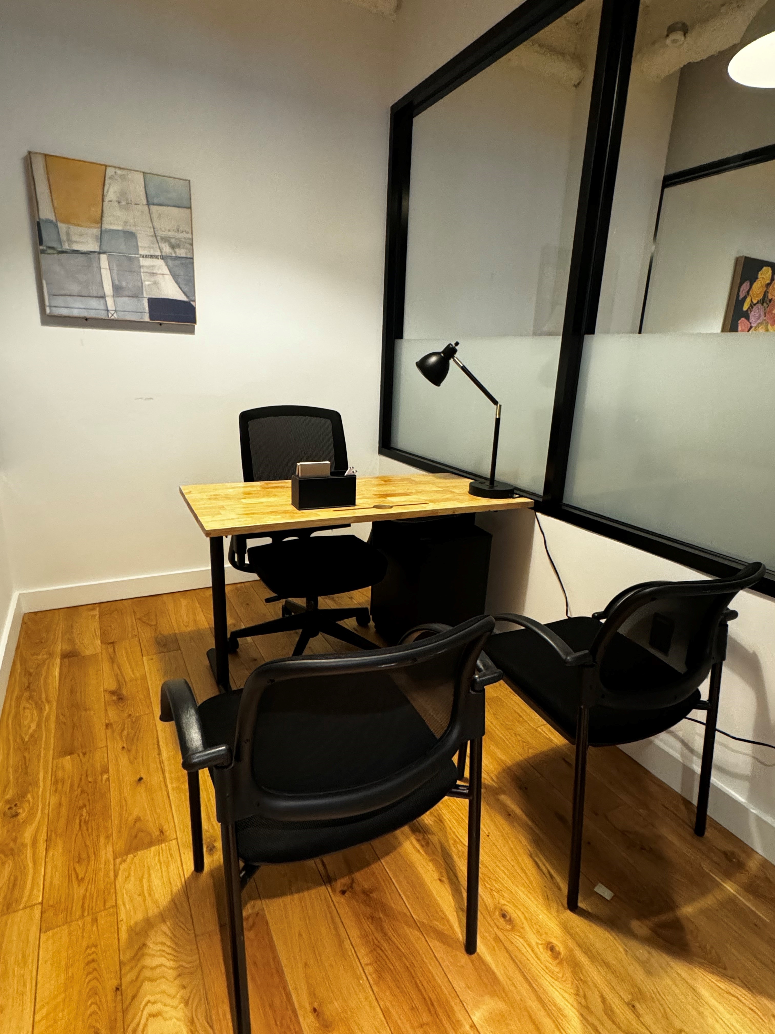 Corporate Suites at 880 Third Avenue photo 5