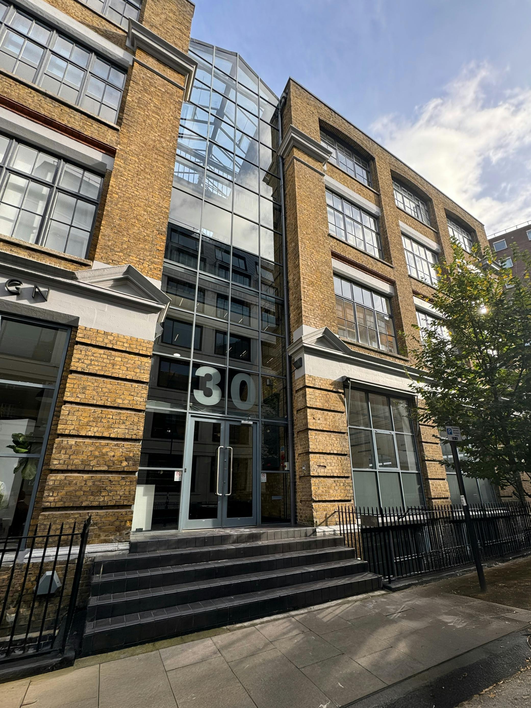 30 Gresse Street photo 4