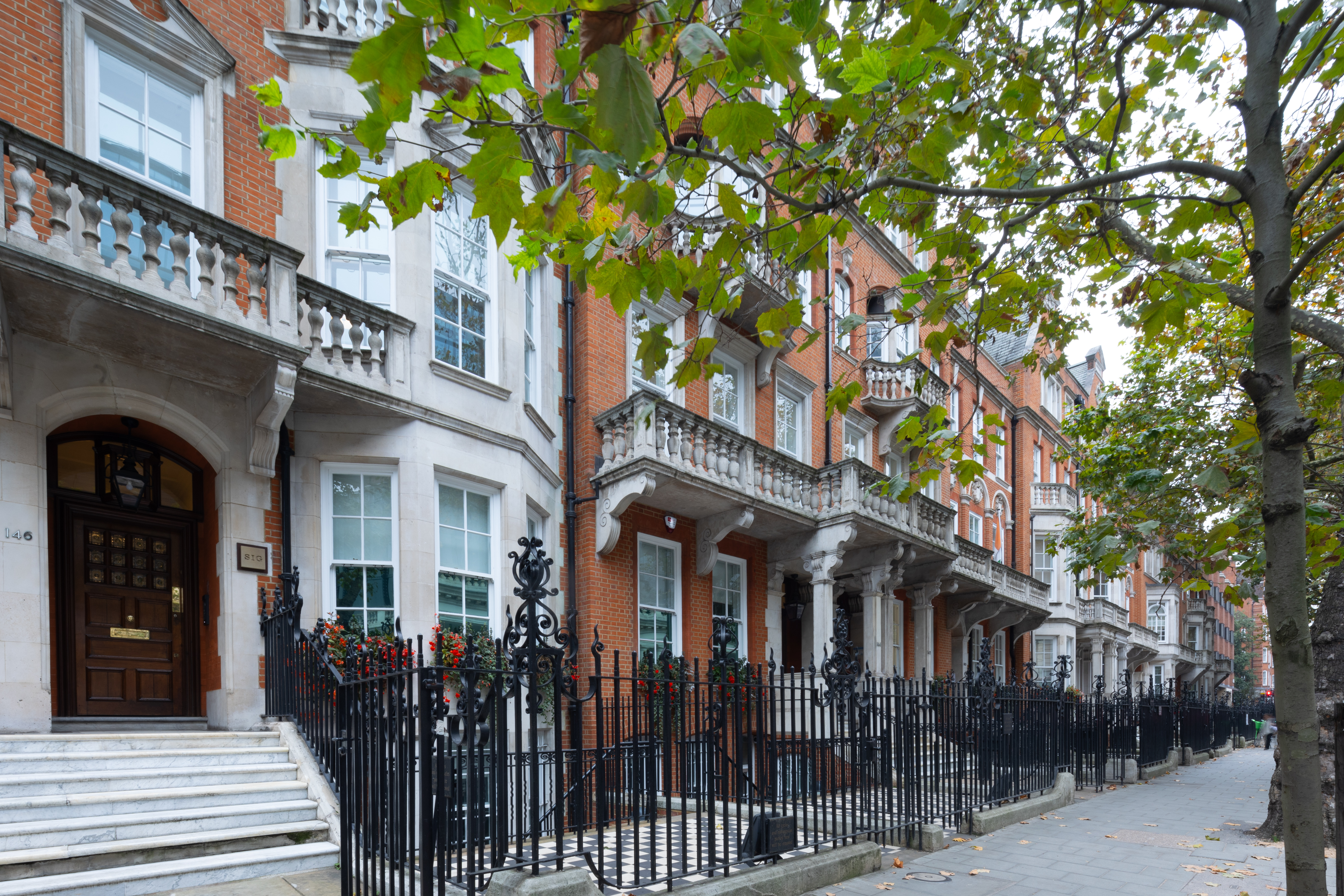146 Buckingham Palace Road photo 4