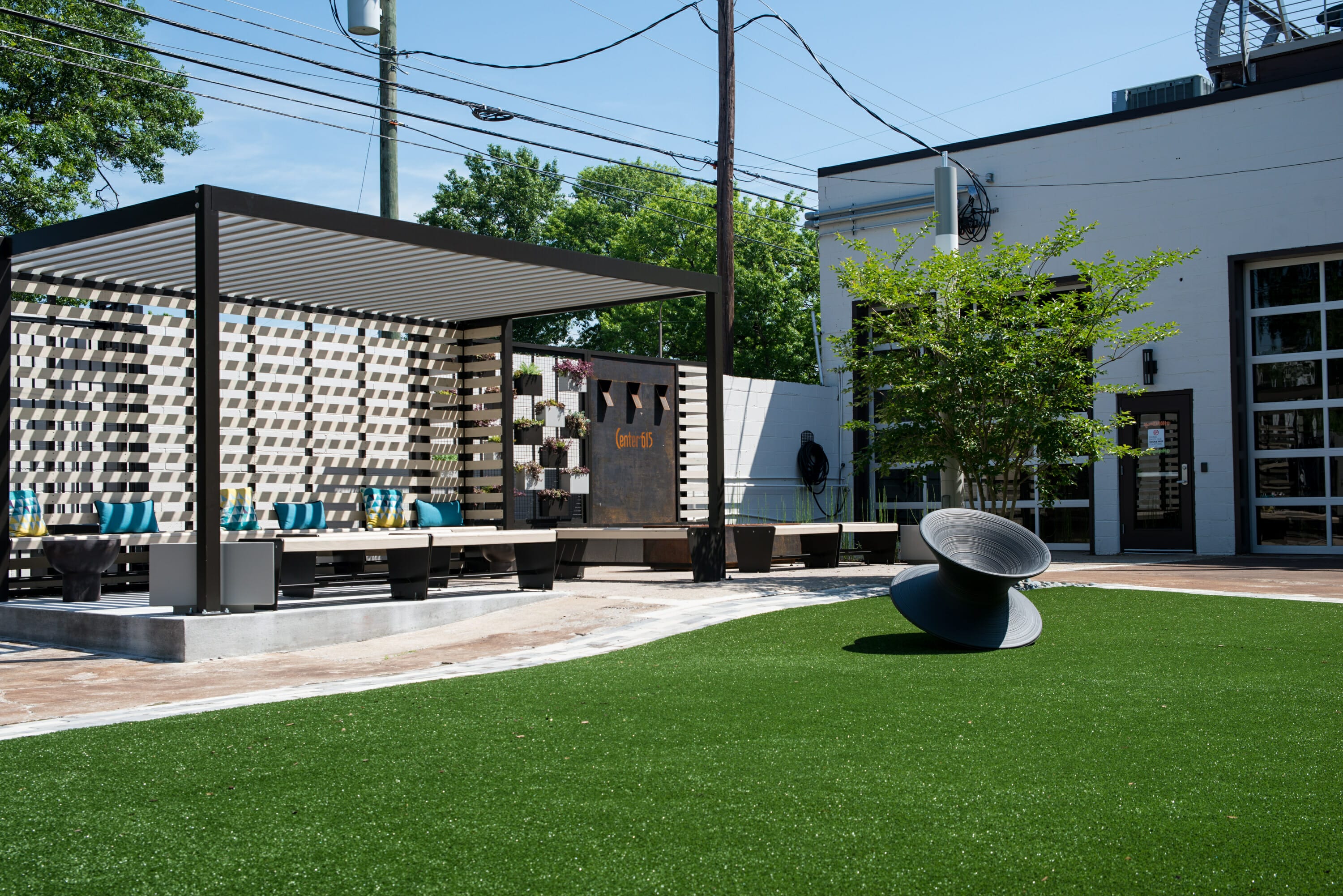 Center 615 photo 4