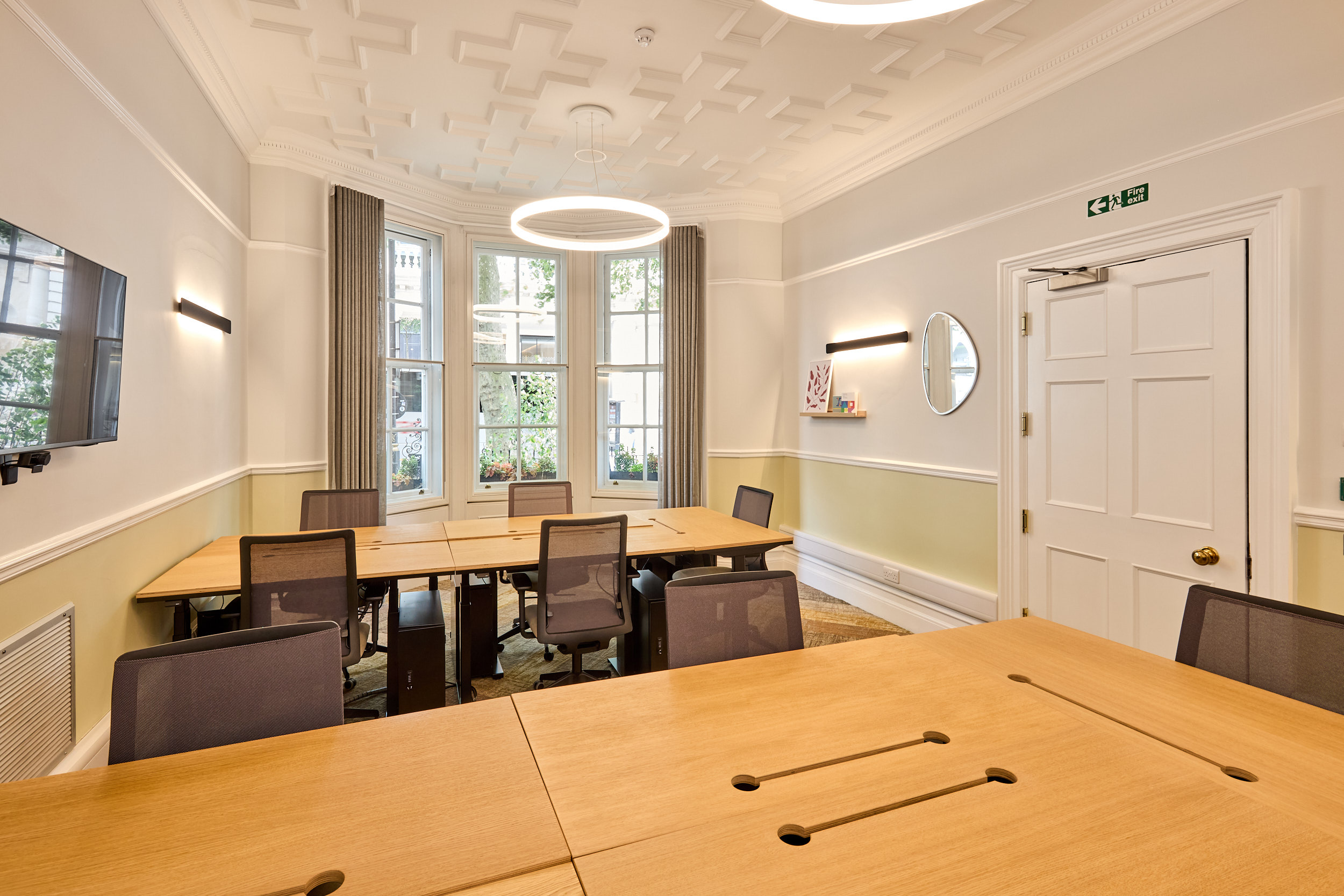 128 Buckingham Palace Road photo 7
