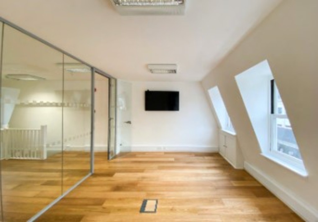 116 Great Portland Street photo 5