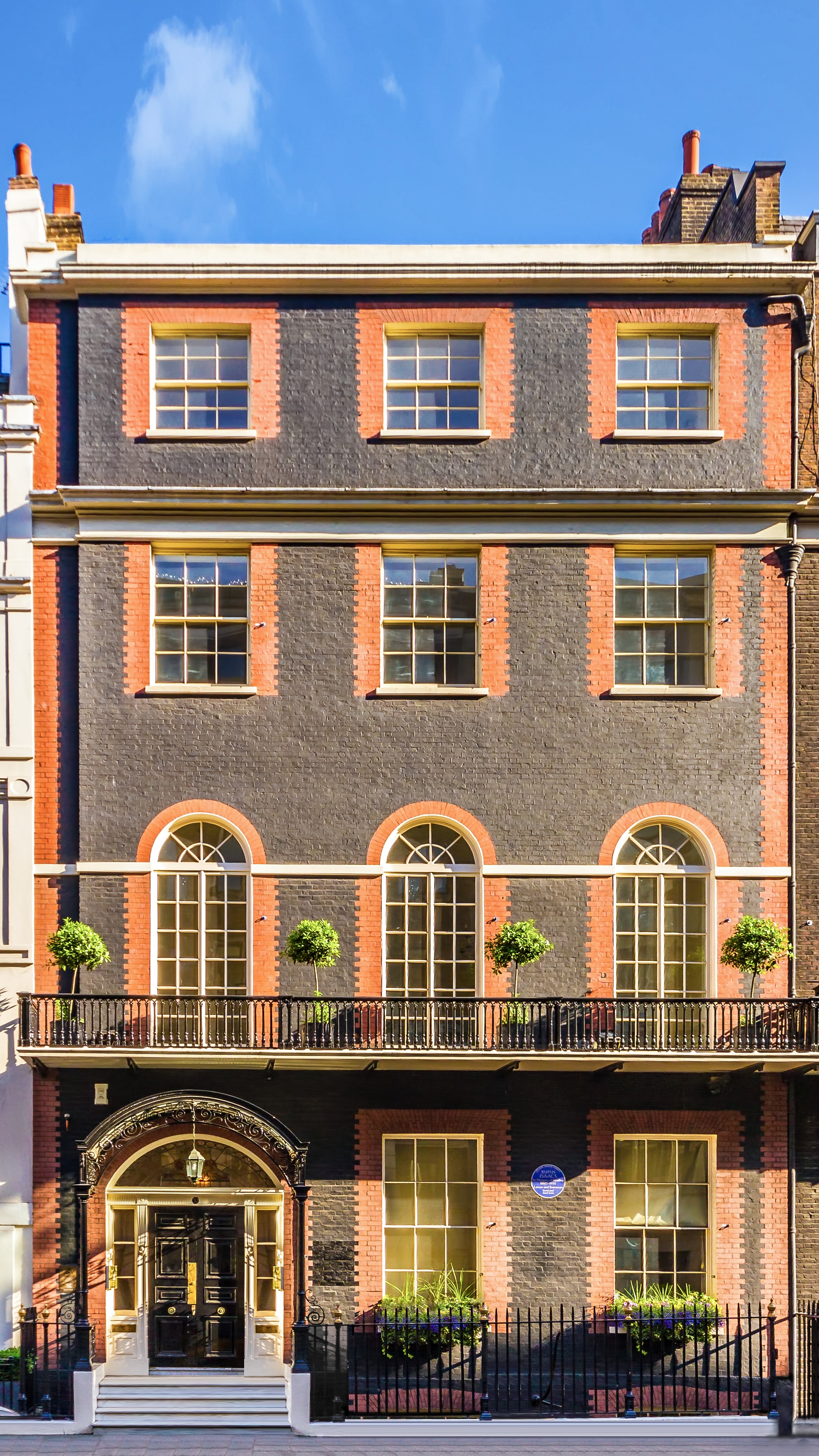 32 Curzon Street photo 1