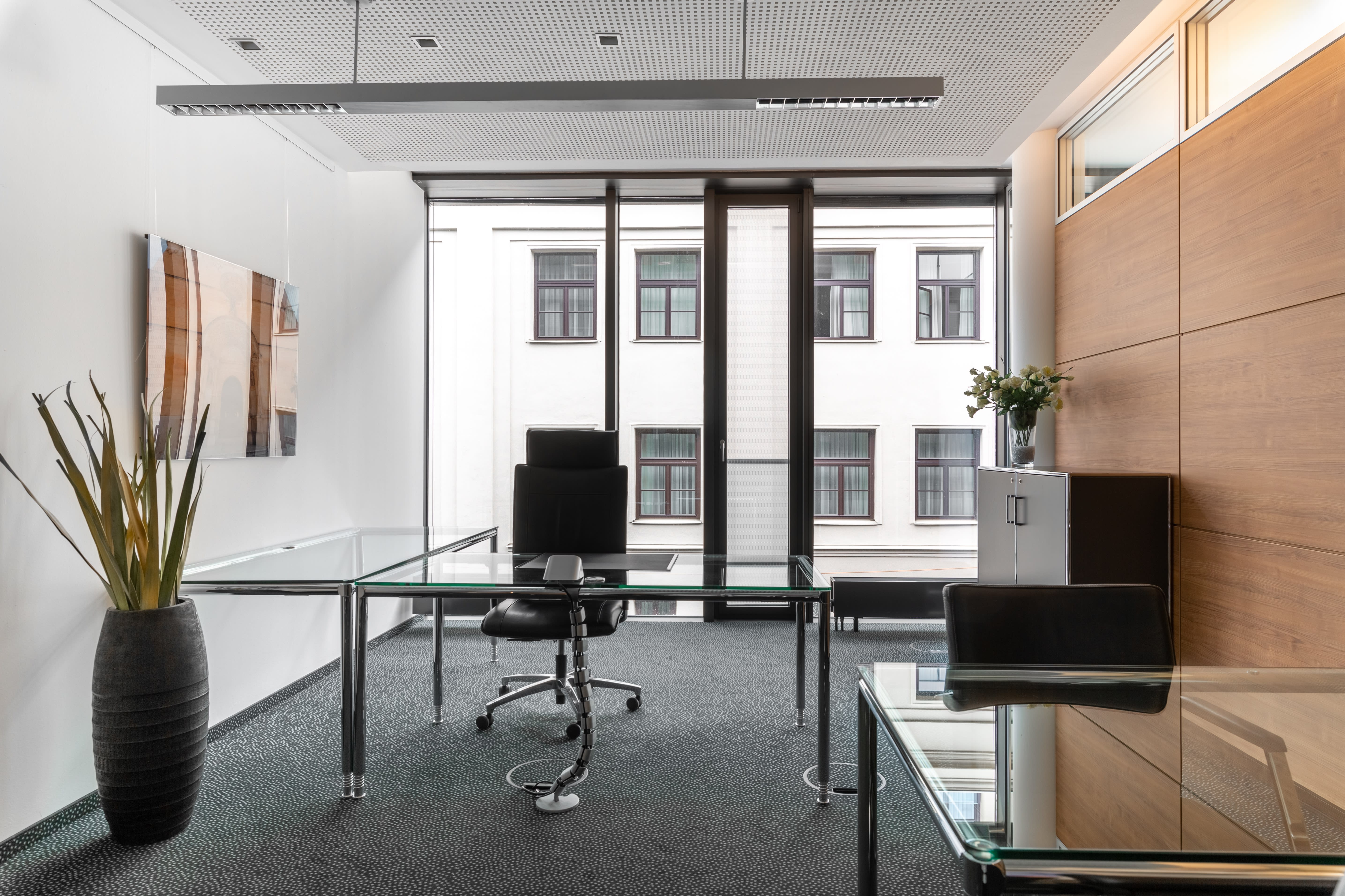 Regus - Munich, Maximilianstrasse 13 photo 3
