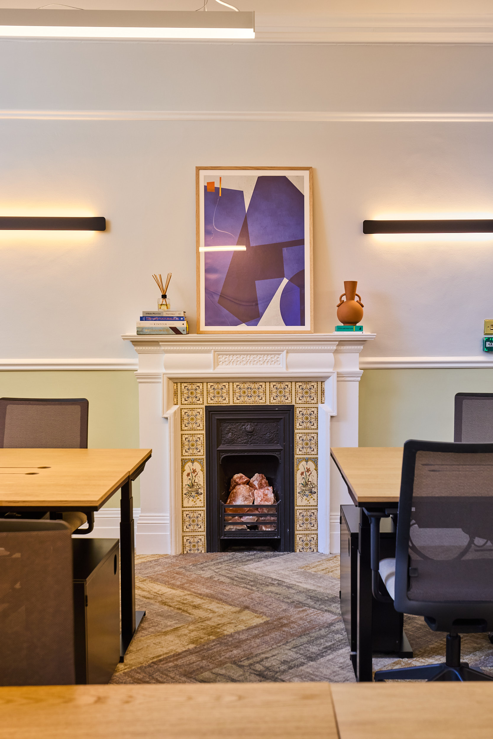 128 Buckingham Palace Road photo 3