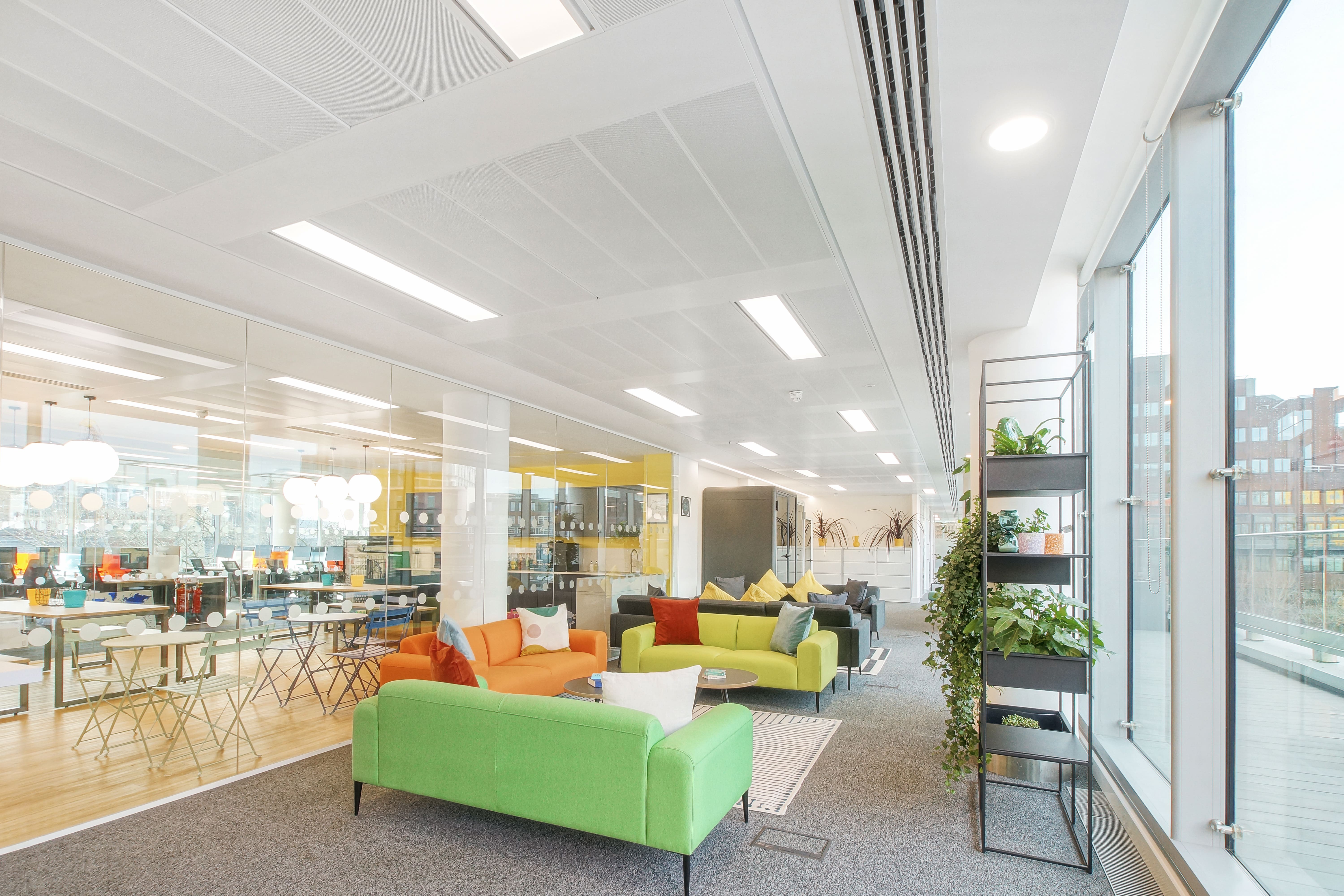 151 Shaftesbury Avenue photo 3