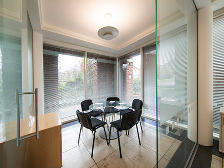 Farnham Road photo 4