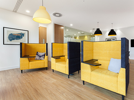 Gatwick Airport Manor Royal photo 9