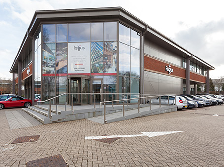 Gatwick Airport Manor Royal photo 3