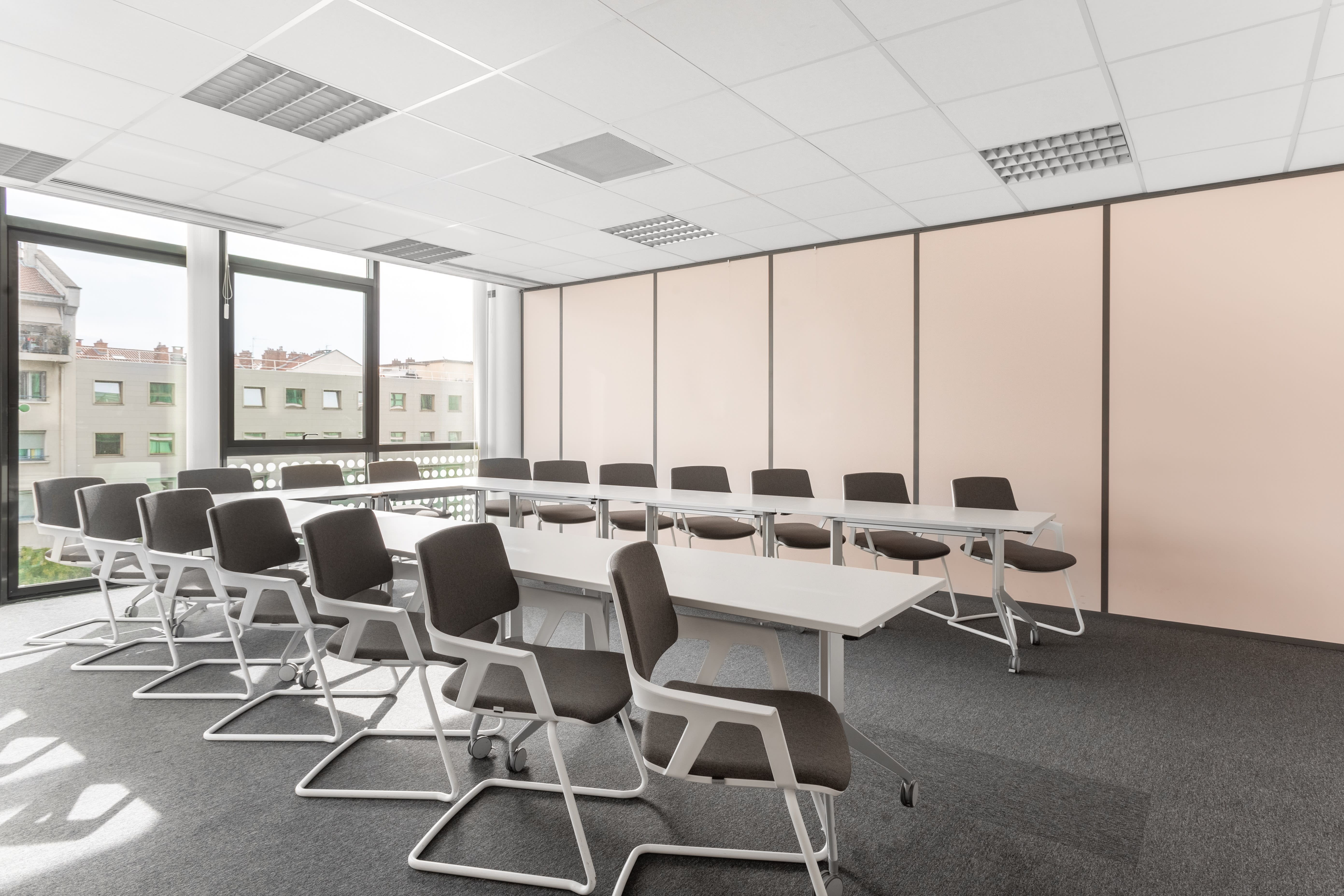Regus - Lyon, La Villette photo 3