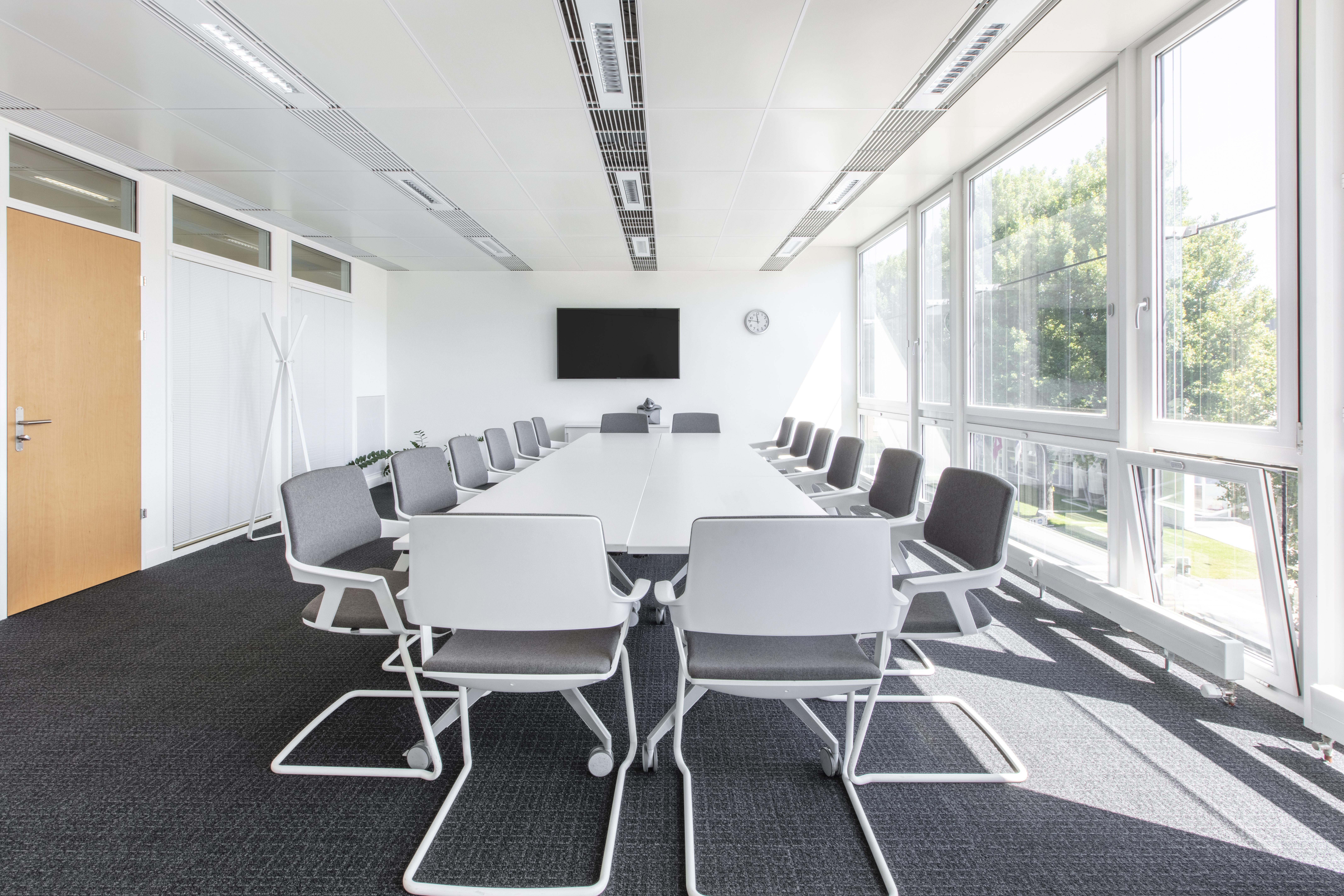 Regus - Zug, Baarerstrasse 135 photo 3