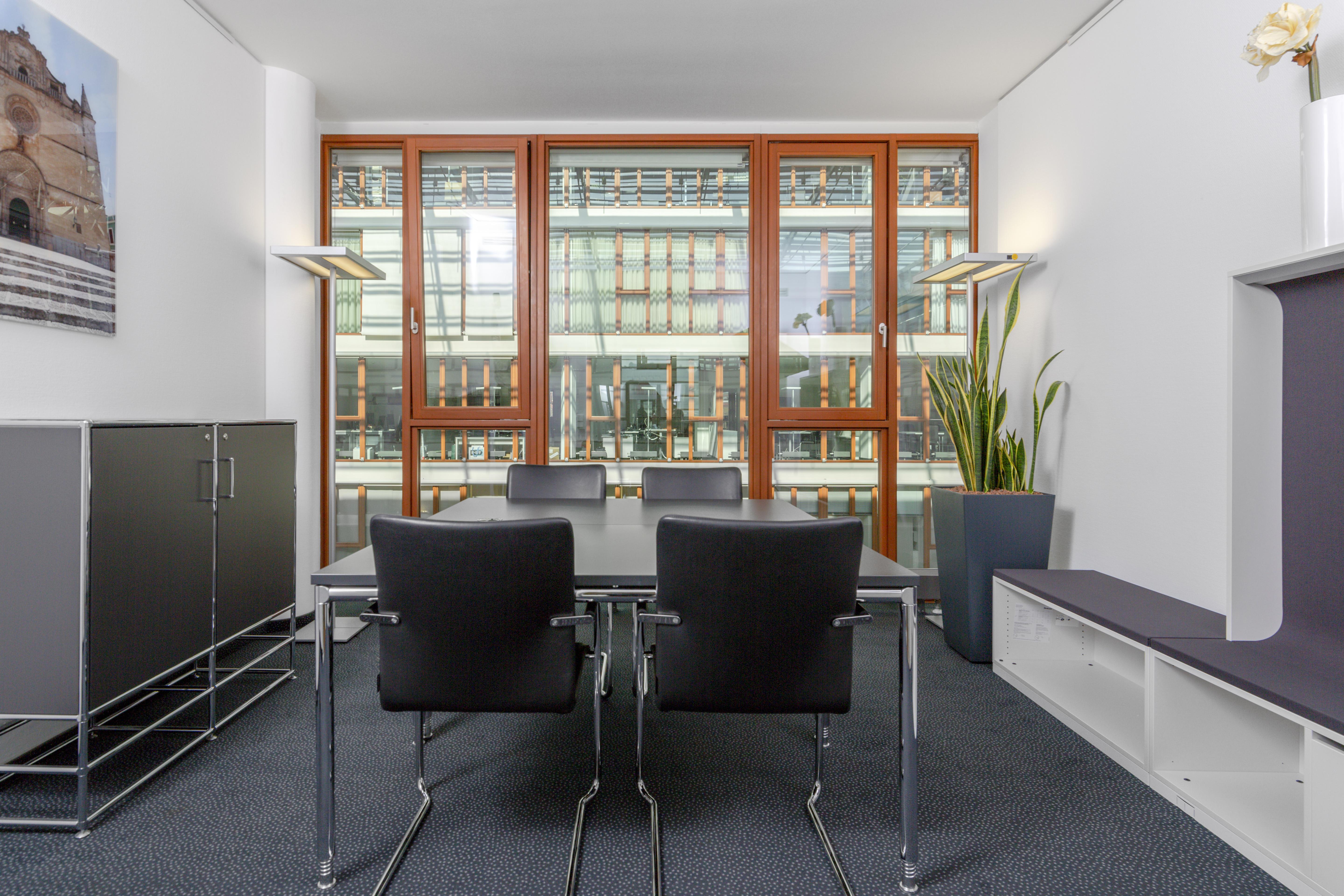 Regus - Stuttgart, Koenigstrasse 26 photo 2