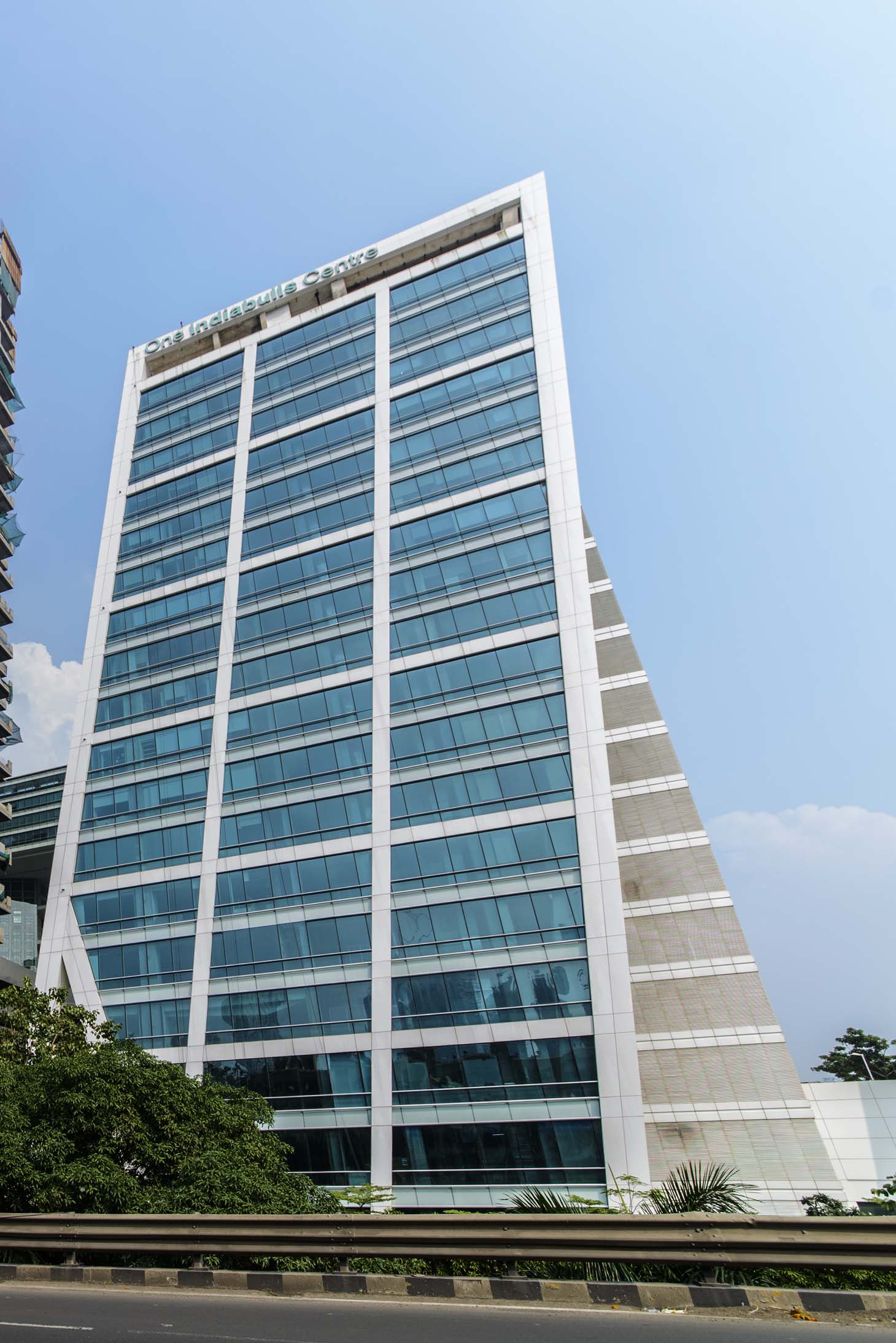 DBS Business Centre, One World Centre