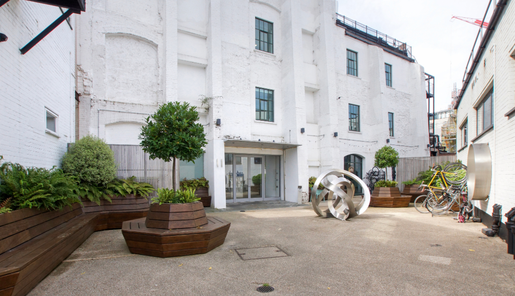 11 a Curtain Road photo 4