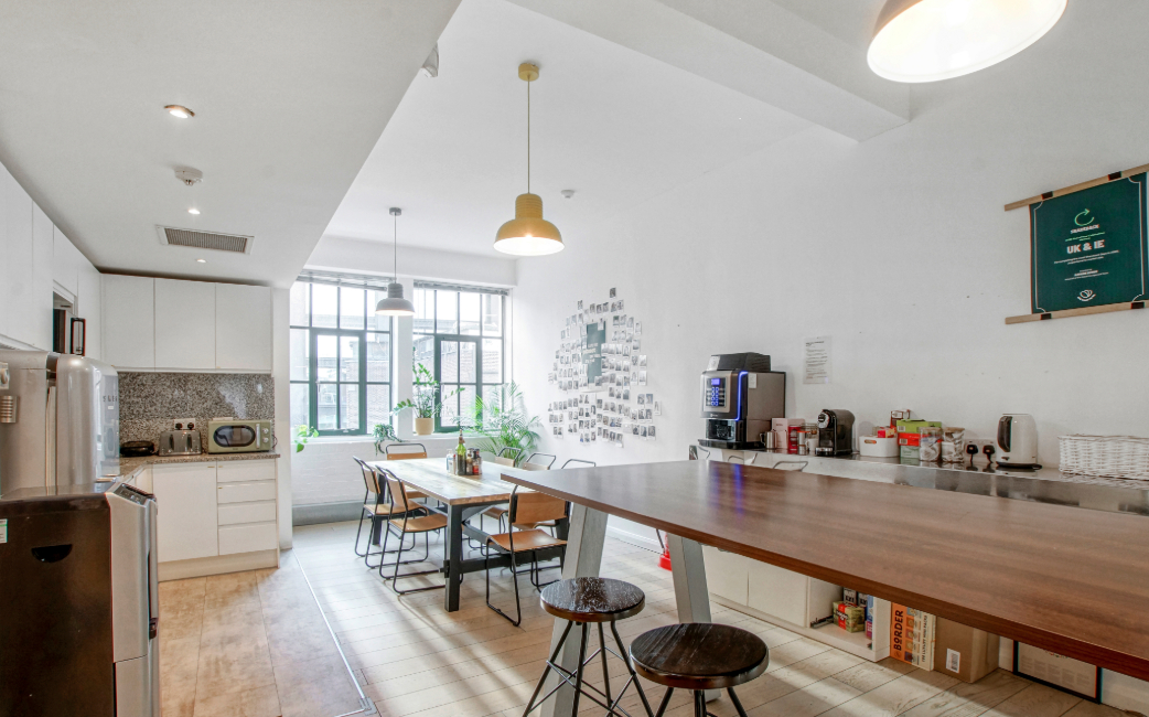 11 Curtain Road photo 4