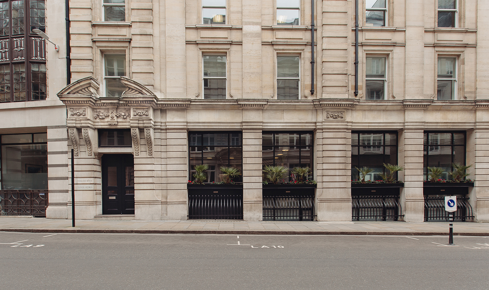 Lloyds Avenue photo 1
