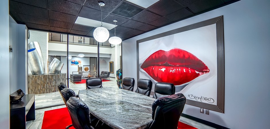 Houston Business Lounge photo 3