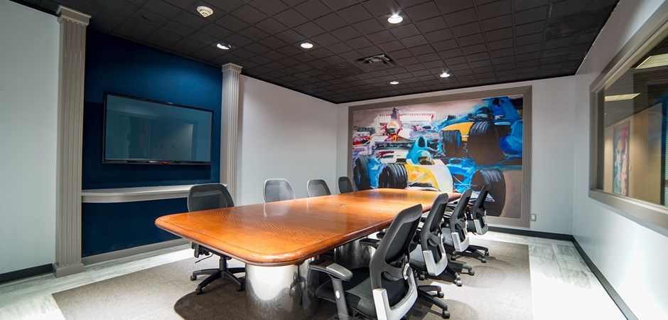 Houston Business Lounge photo 2