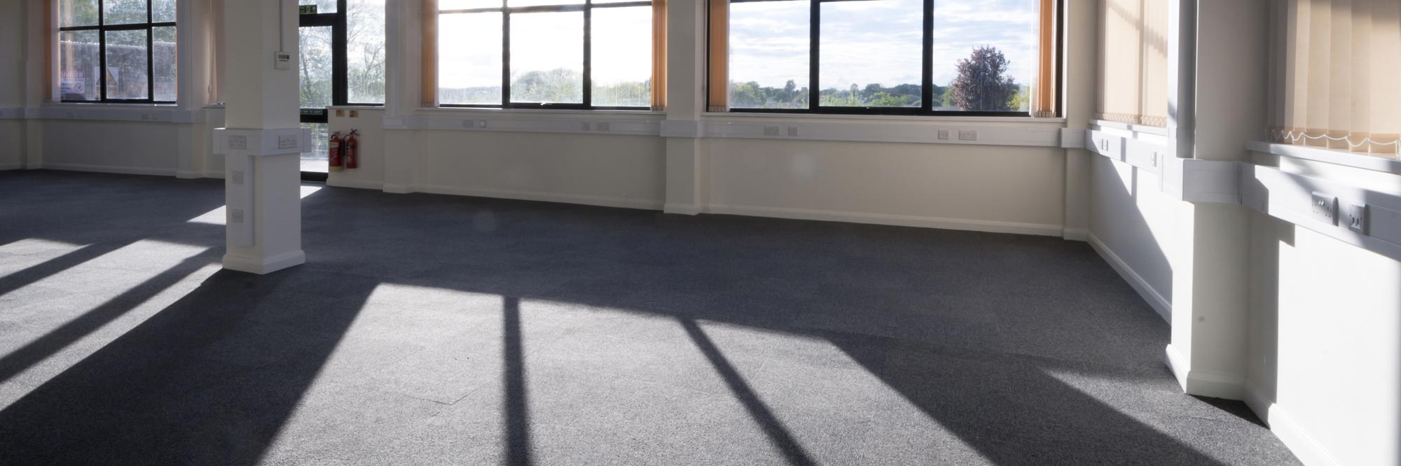 Send Business Centre photo 3