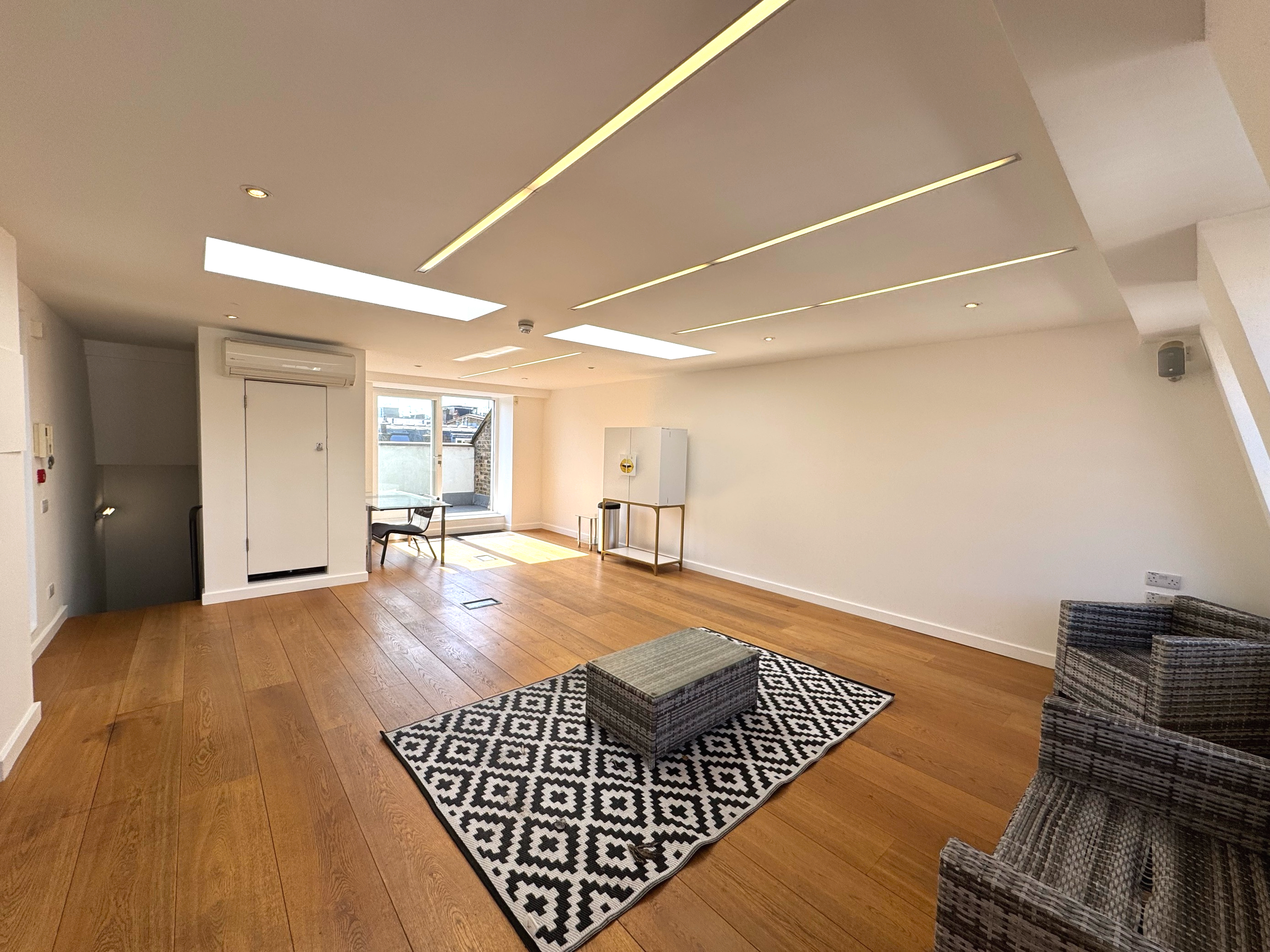 91 Great Titchfield Street photo 4