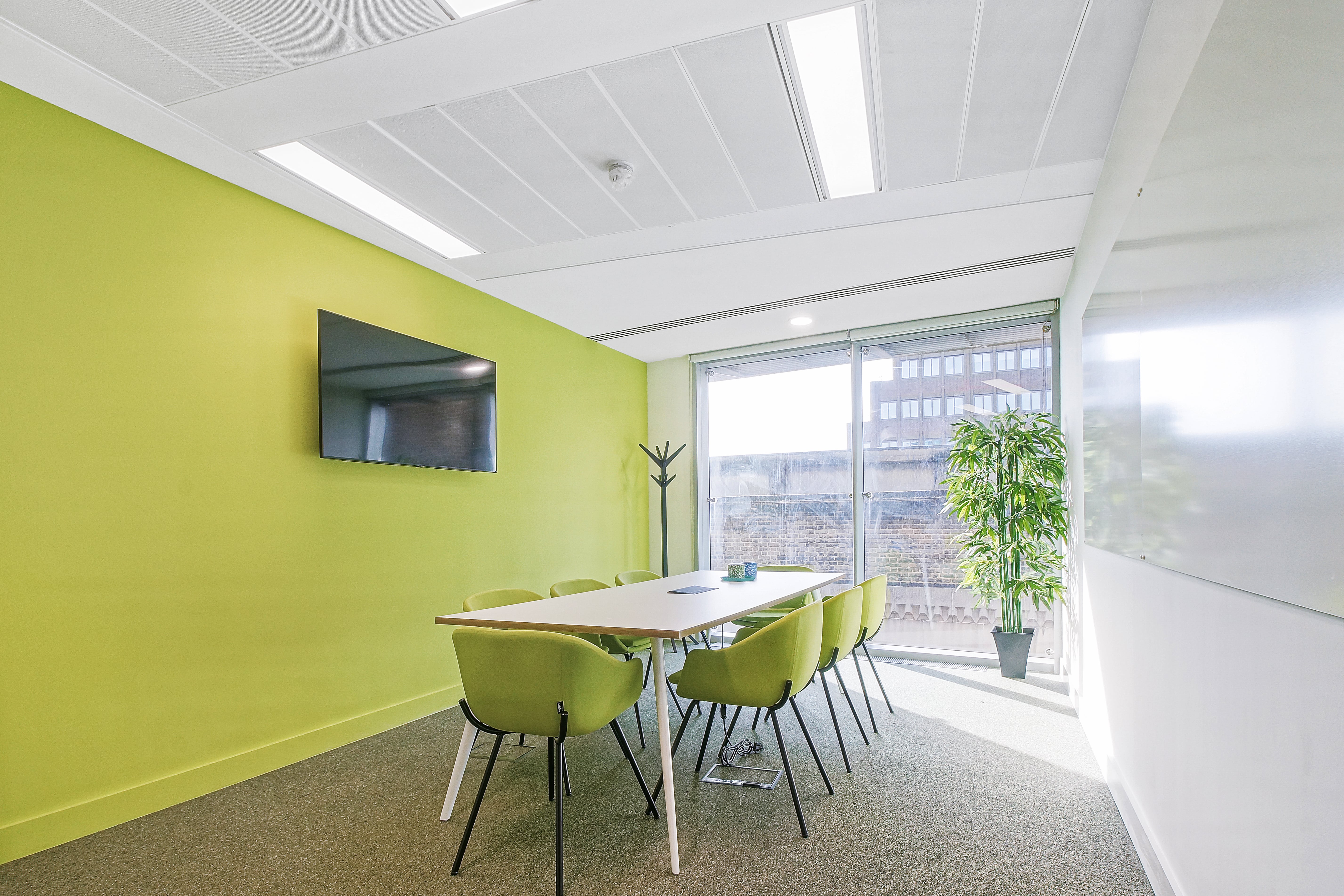 151 Shaftesbury Avenue photo 5
