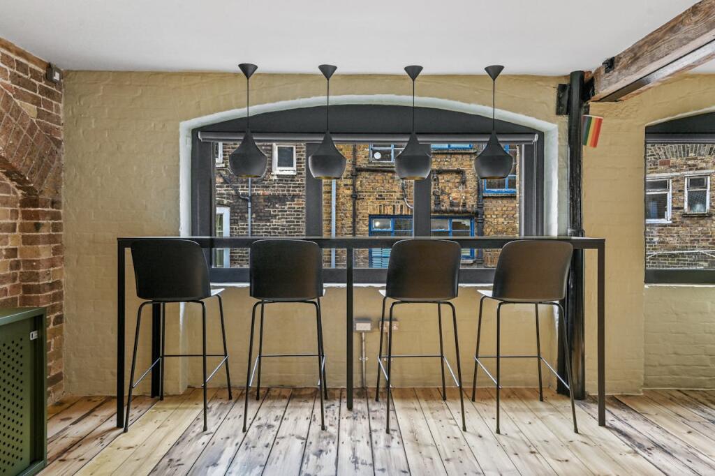 81a Endell Street photo 12