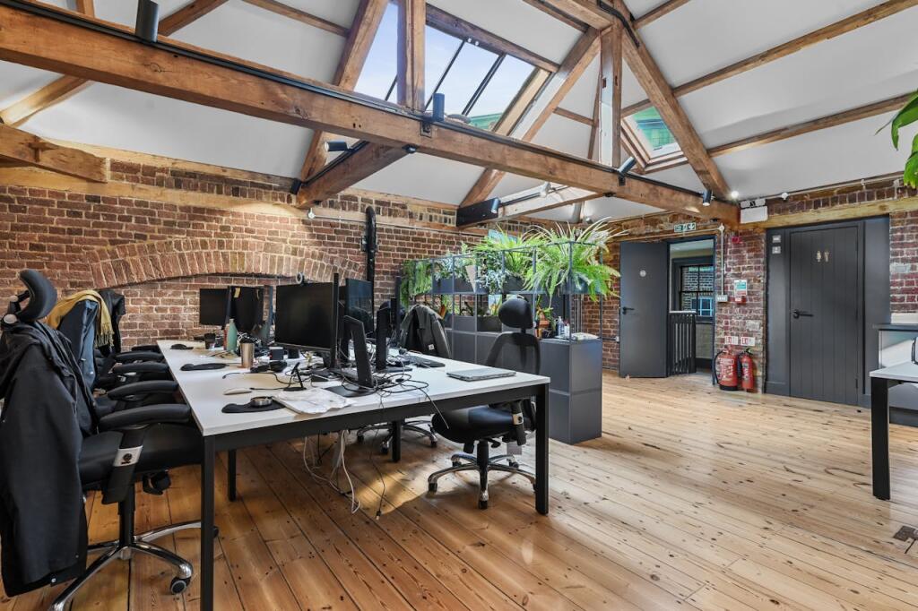 81a Endell Street photo 8