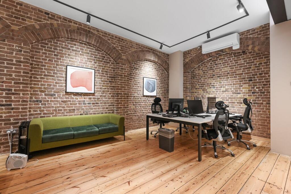 81a Endell Street photo 5