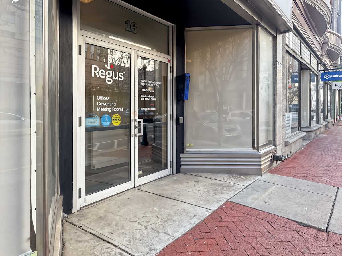 16 W Washington St photo 3