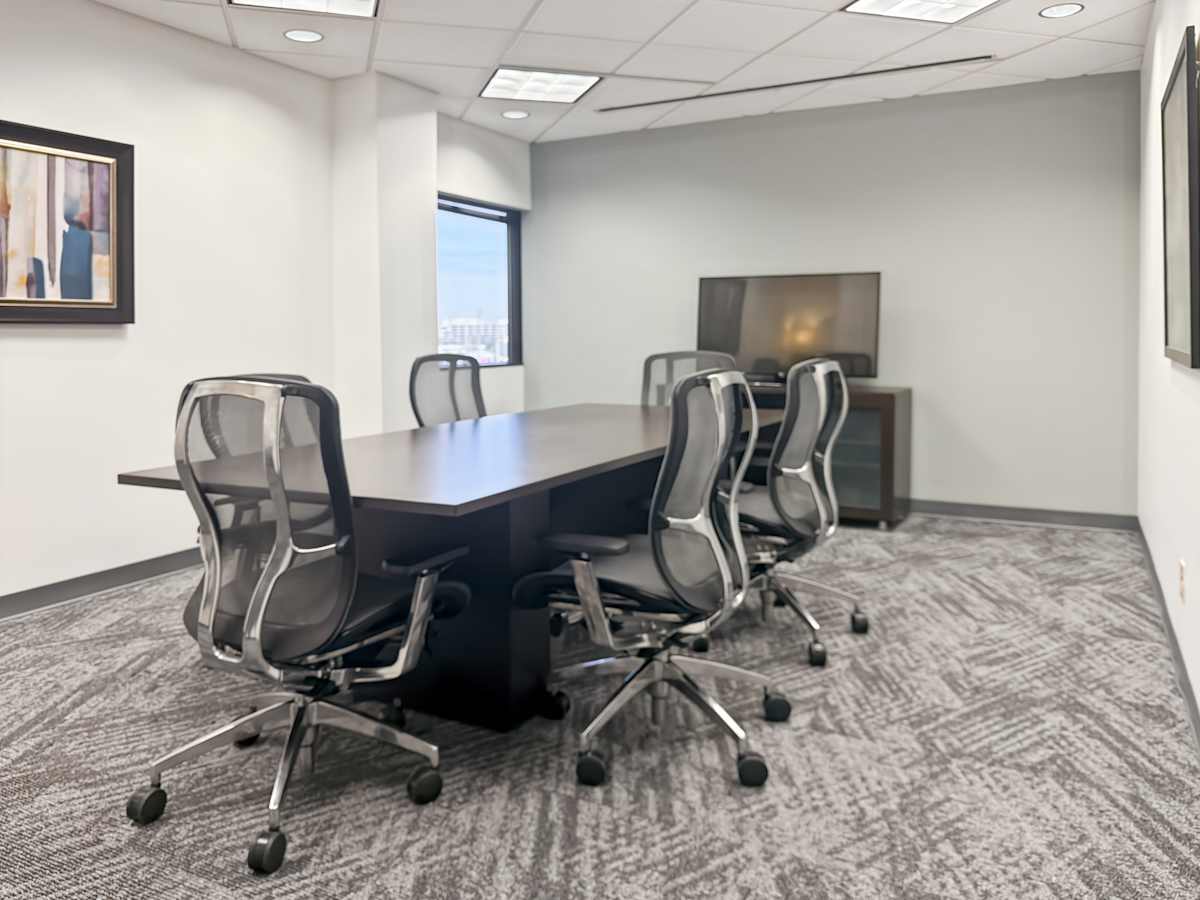 Executive Tower photo 3
