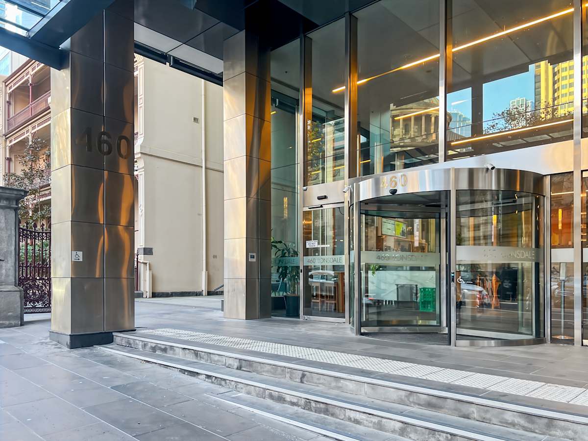 460 Lonsdale Street photo 5