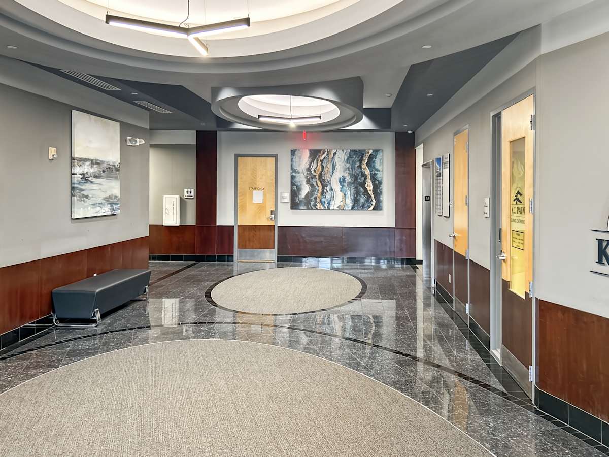 Business Exchange Building photo 2