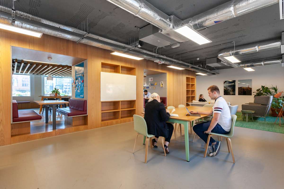 156 Great Charles Street photo 8