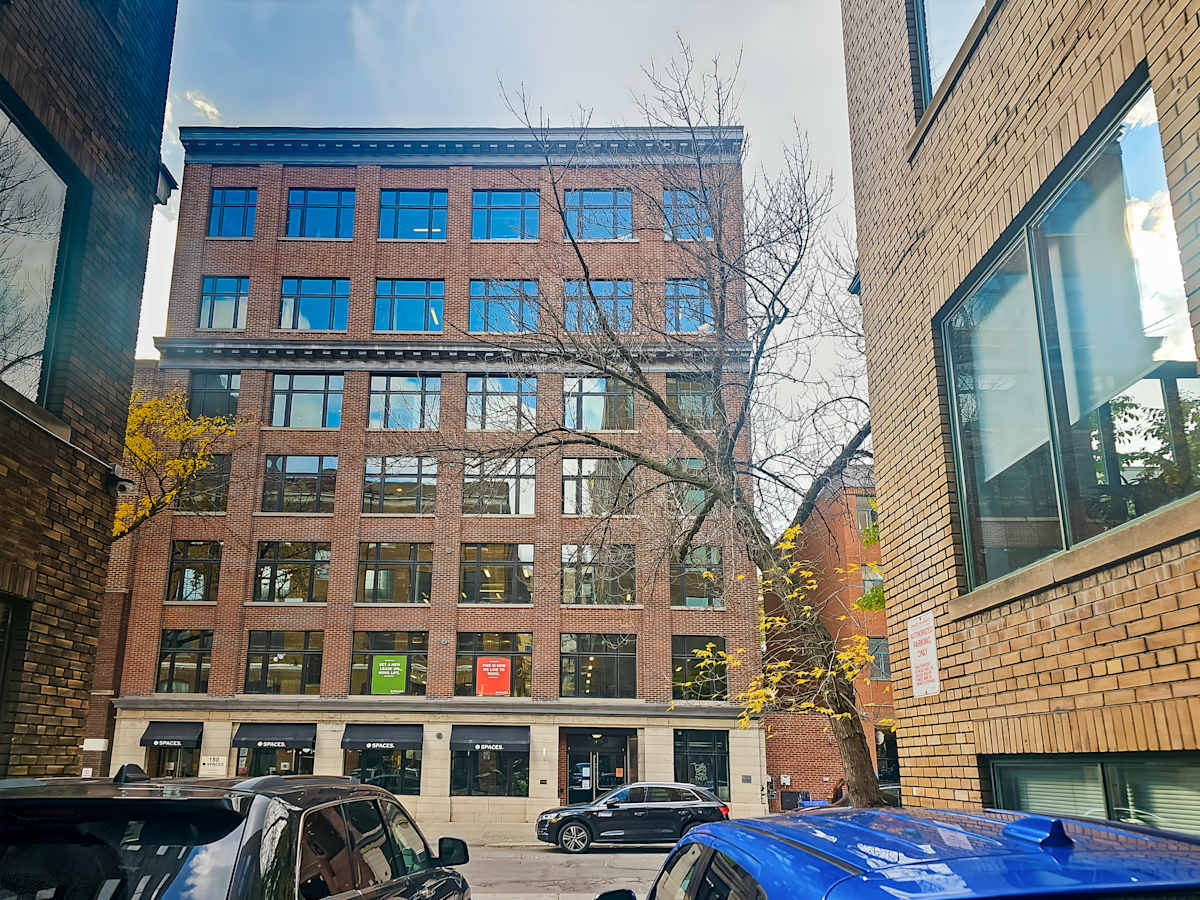 180 John Street photo 1