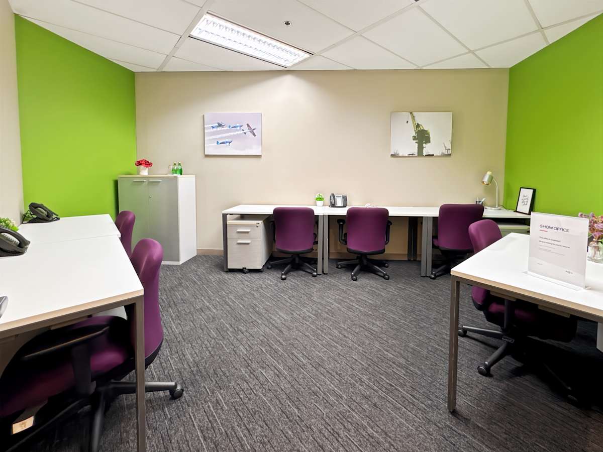 CRC Tower, All Seasons Place photo 9