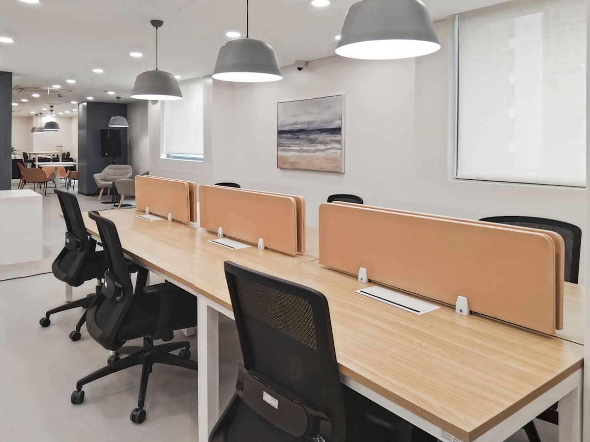 i2 Building photo 7