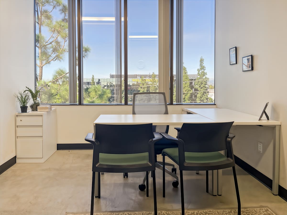 Commerce Corporate Center photo 11