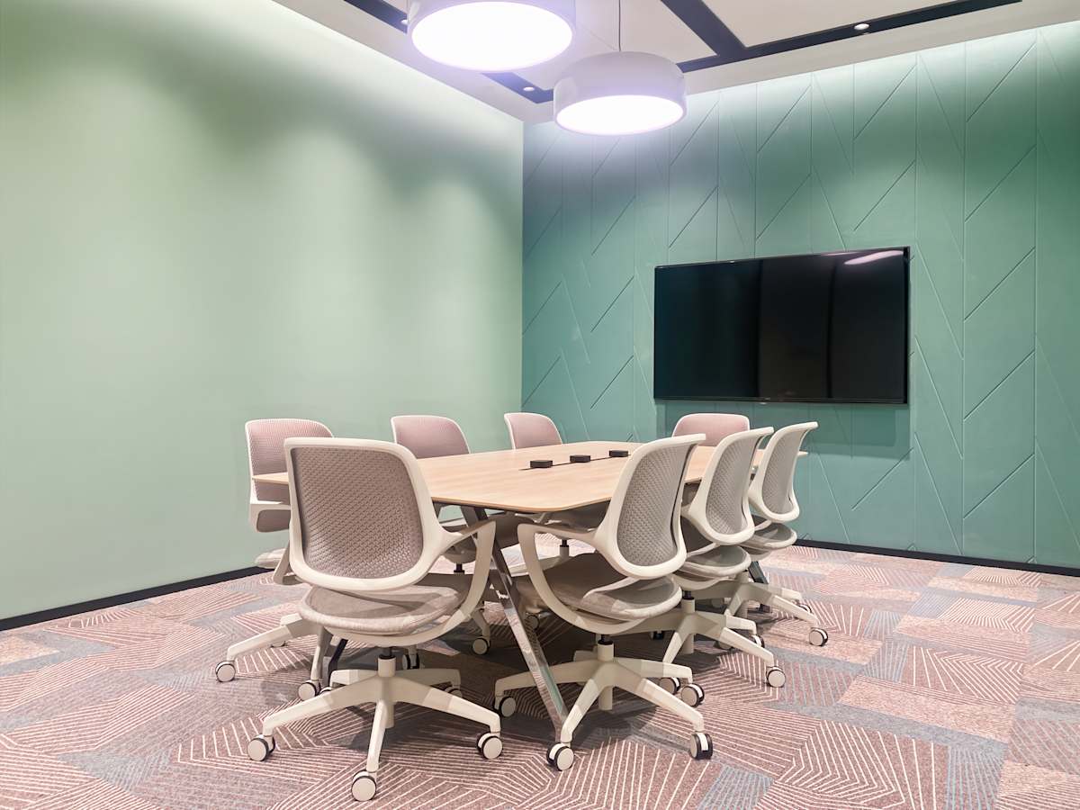 Regus - EIC photo 10