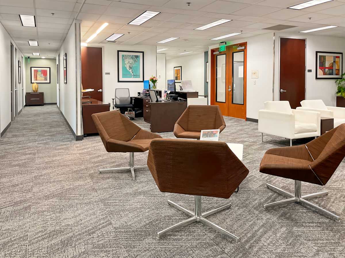 Redstone Corporate Center photo 8